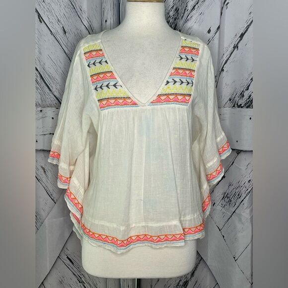 Cousin Earl Embroidered Bat Wing Top S/M - Picture 1 of 6